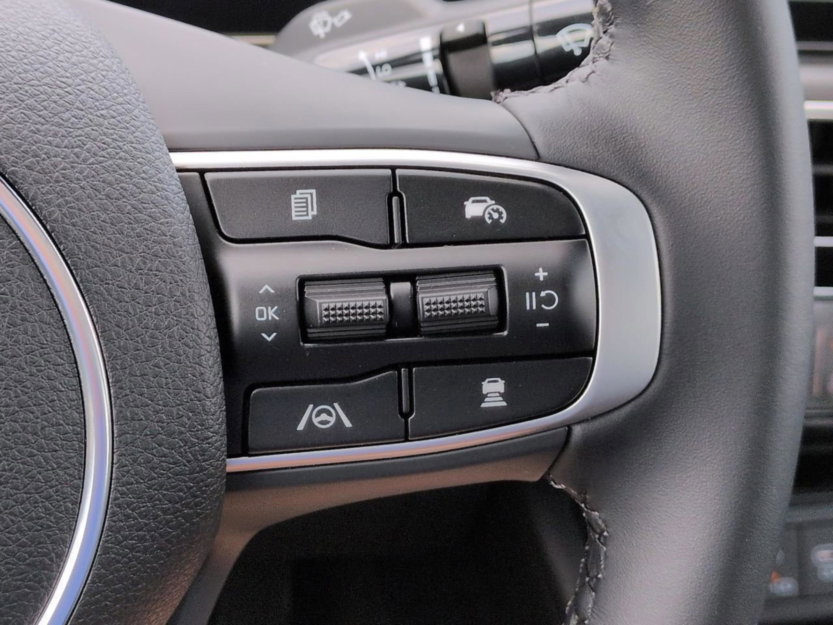 New 2026 Snow White Pearl Kia GT-Line image 25