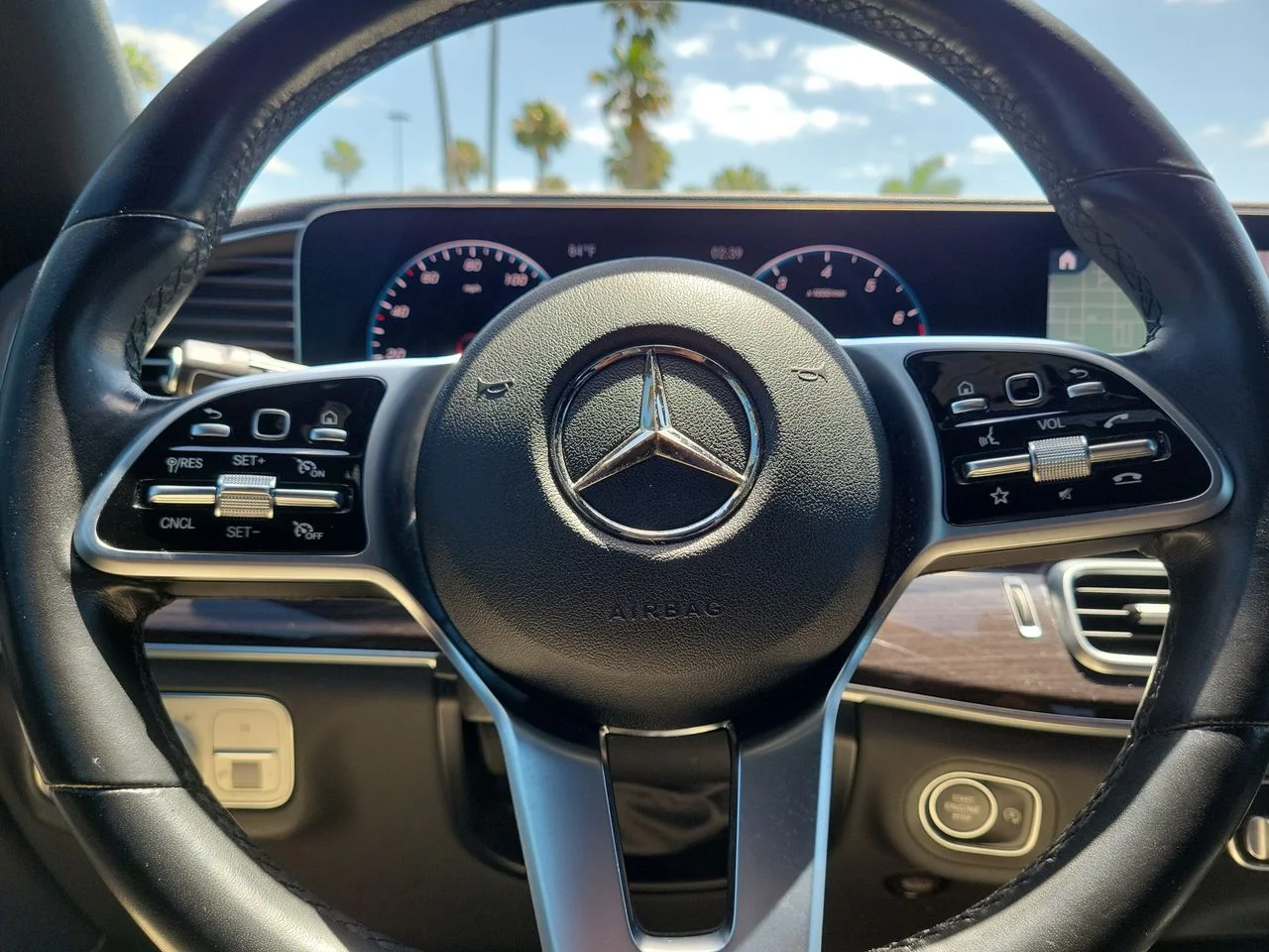 Used 2020 Gray Mercedes-Benz GLE 350 image 32