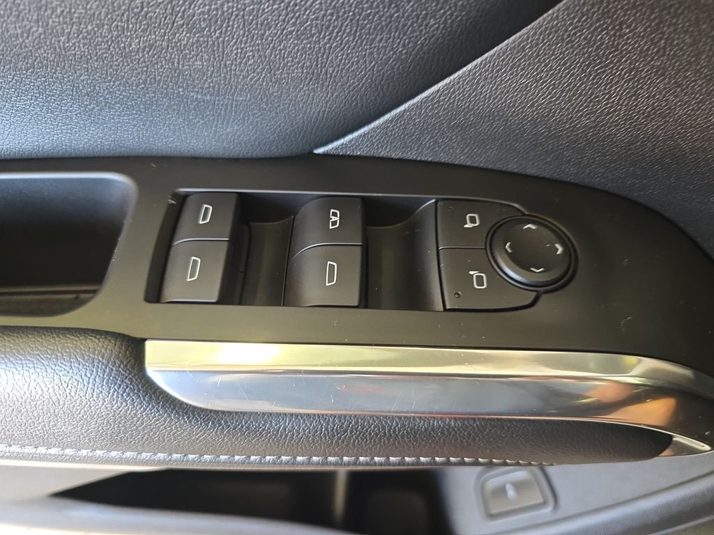 Used 2024 White Chevrolet LT image 29