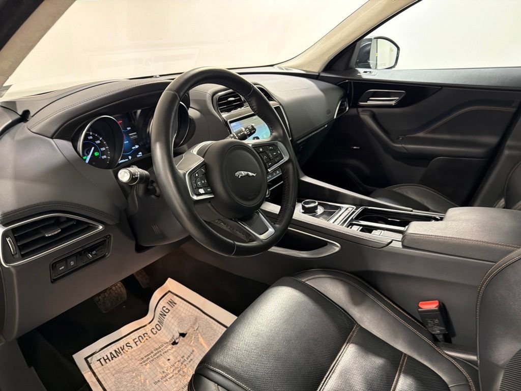 Used 2020 Indus Silver Metallic Jaguar 25t Prestige image 10
