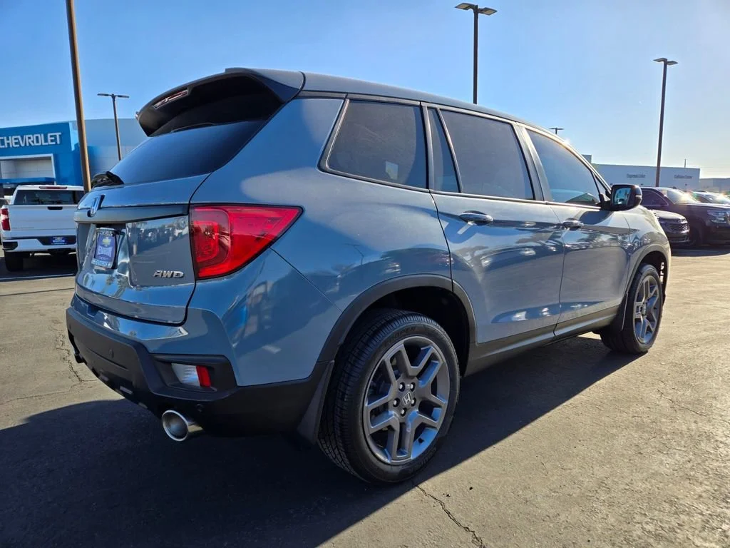 Used 2023 Gray Honda EX-L image 6