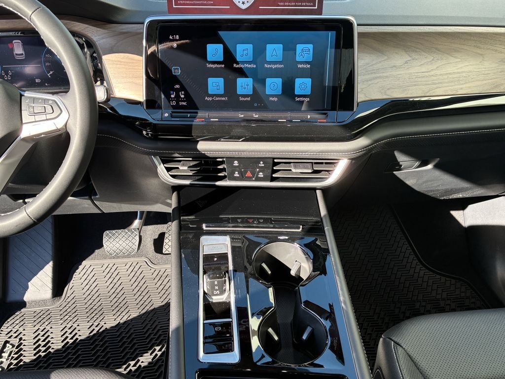 New 2026 Black Volkswagen 2.0T SE w/Technology image 25