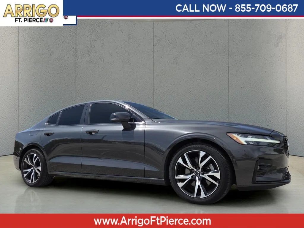 Used 2025 Platinum Gray Metallic Volvo Plus image 1