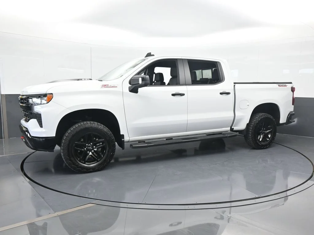Used 2024 Summit White Chevrolet LT Trail Boss image 2