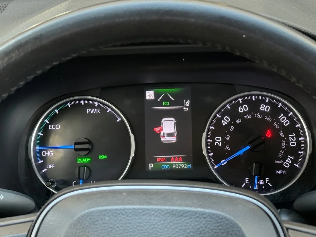 Used 2022 Silver Toyota XLE Premium image 14