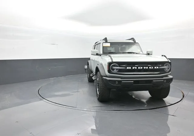 Used 2023 Cactus Green / Gray Ford Outer Banks image 3