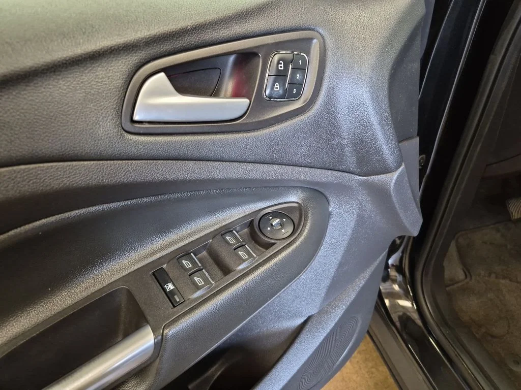 Used 2013 Tuxedo Black Ford SEL image 8