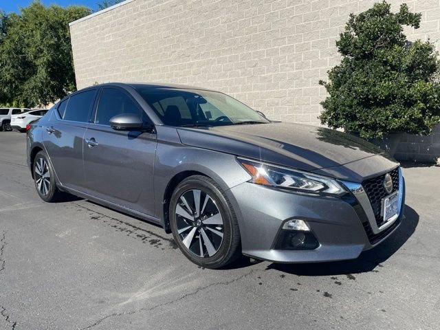 Used 2021 Gray Nissan 2.5 SL image 1