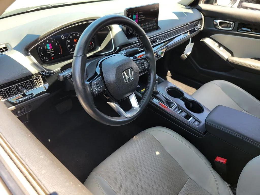 Used 2024 White Honda Touring image 3