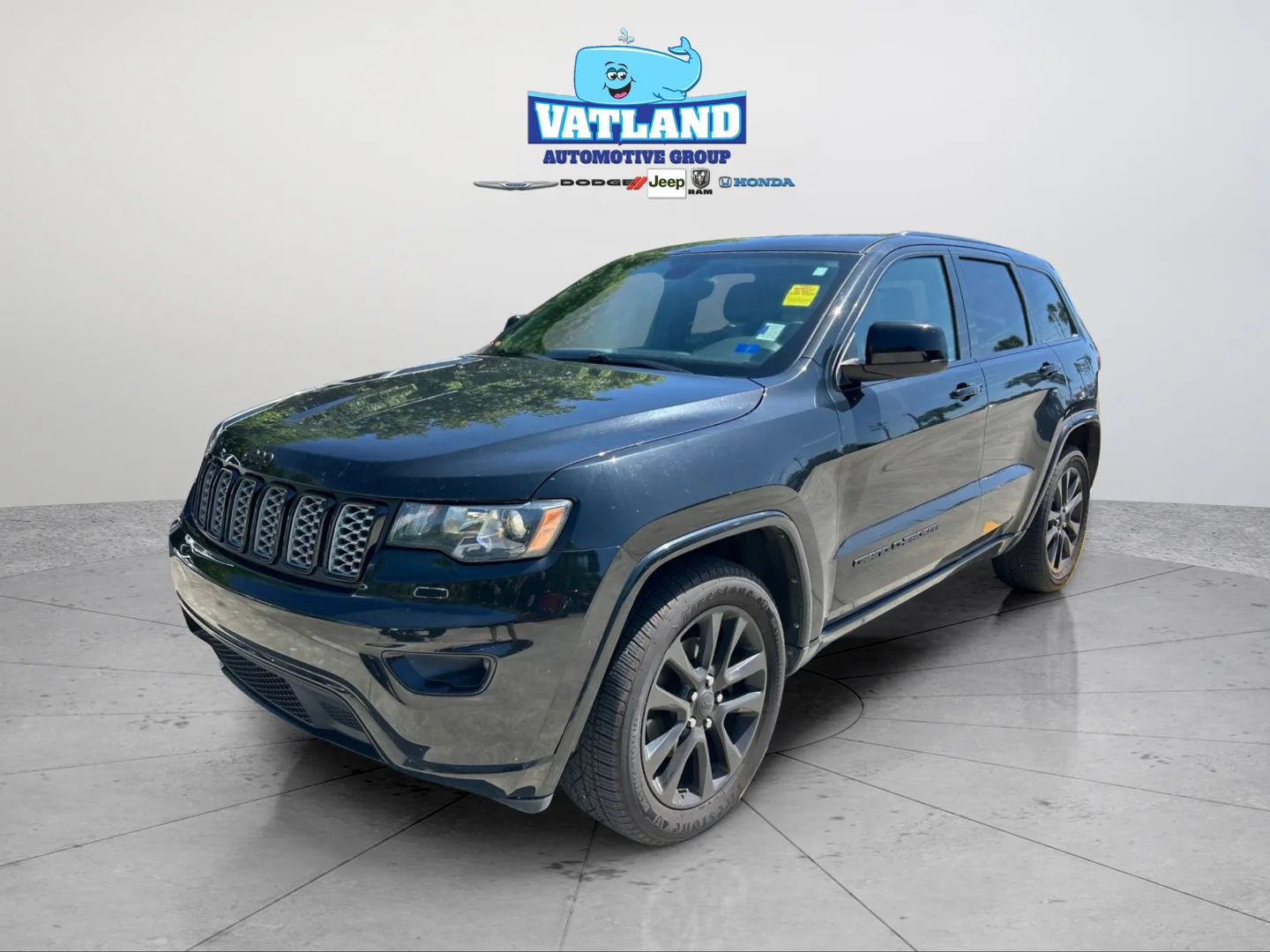 Used 2018 Diamond Black Jeep Altitude image 1