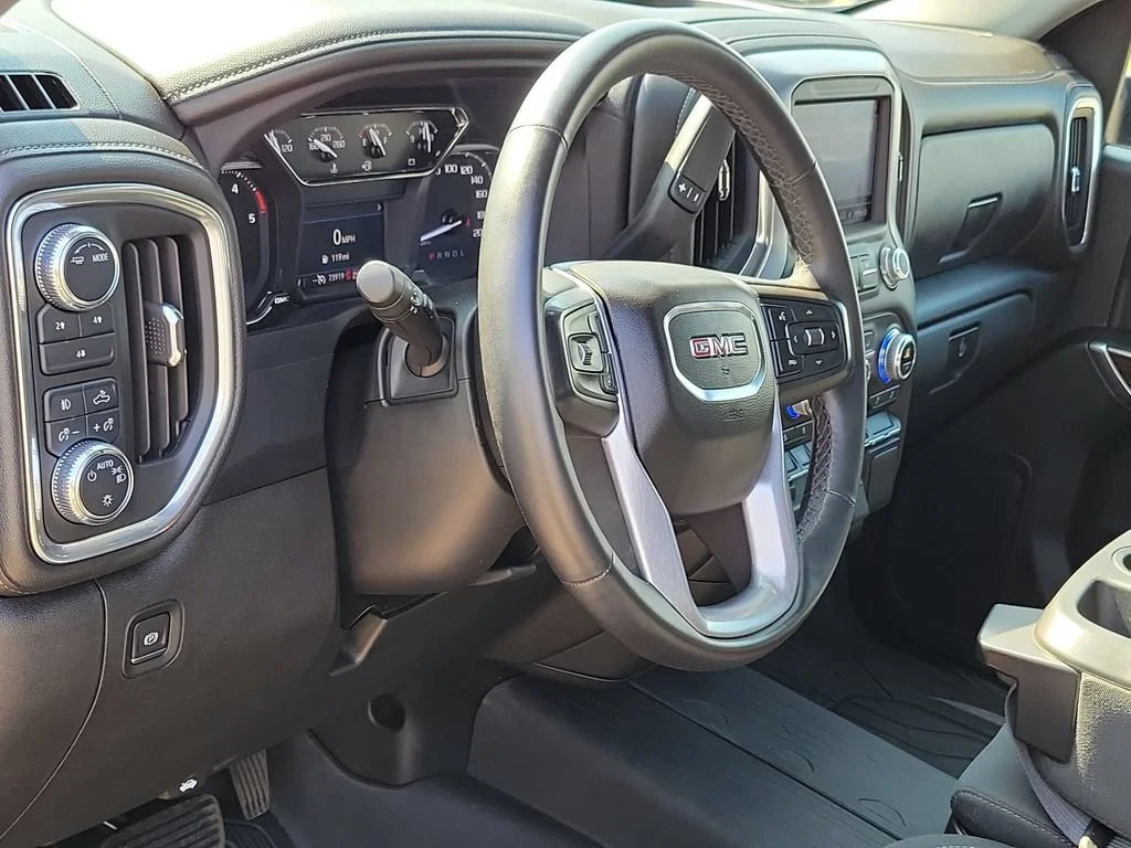 Used 2023 Onyx Black GMC SLE image 7