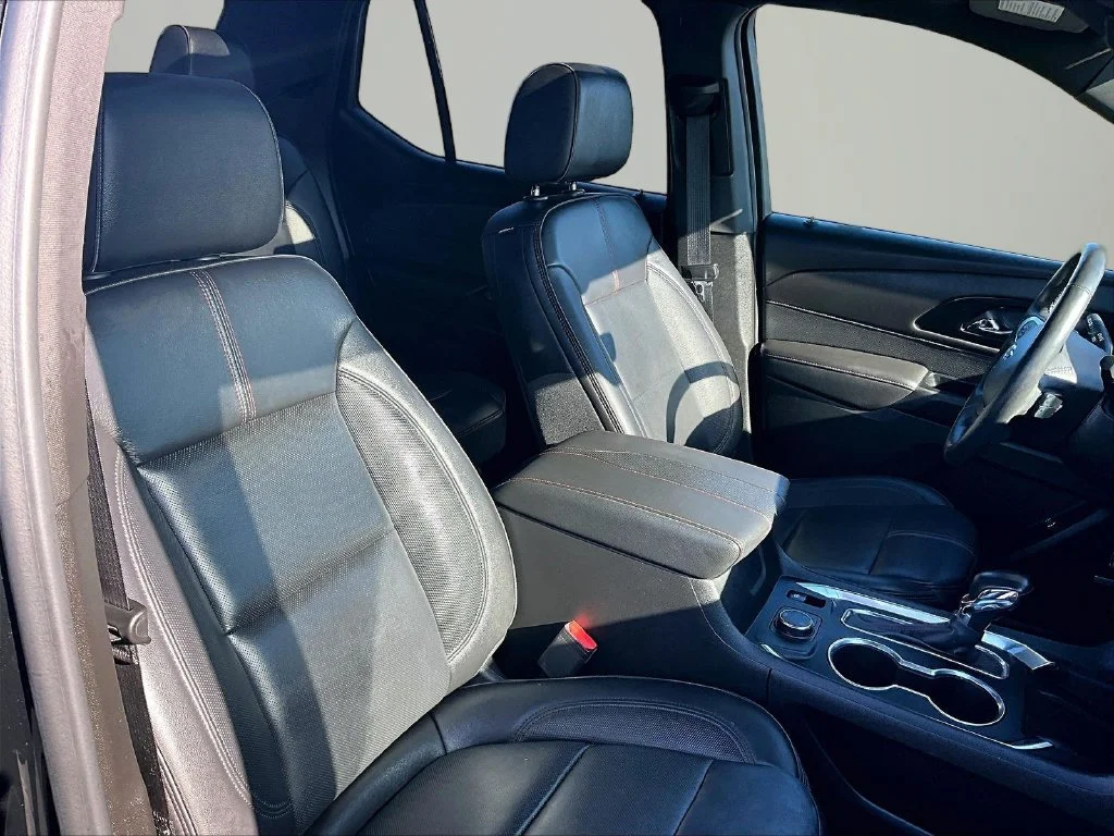 Used 2022 Black Chevrolet RS image 6