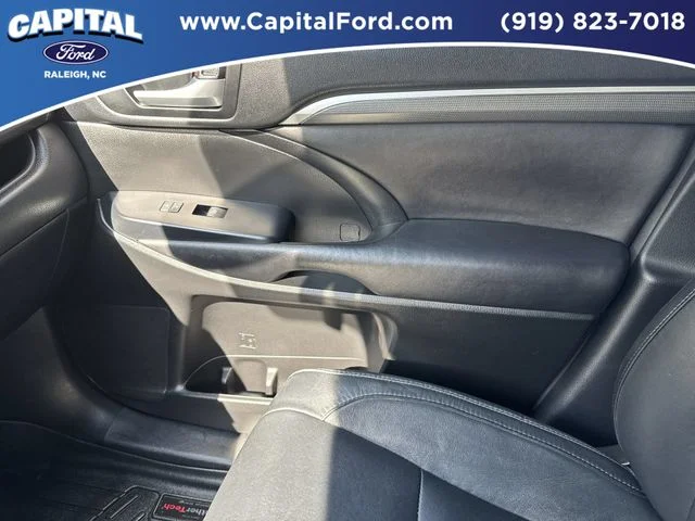 Used 2017 Gray Toyota SE image 29