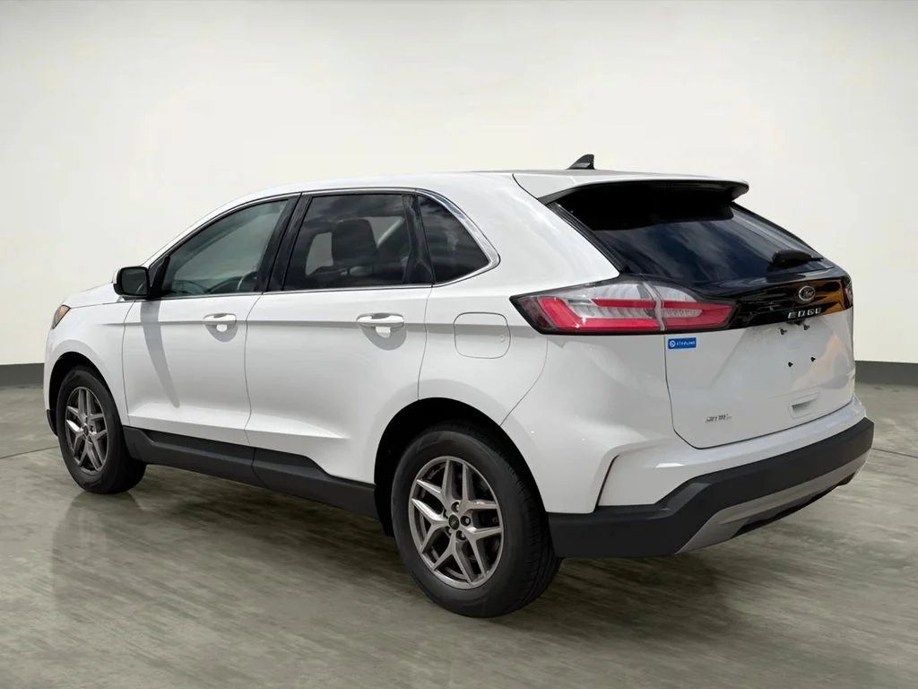 Used 2024 White Ford SEL image 4