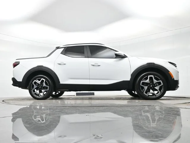 Used 2022 Ice White Hyundai Limited image 31