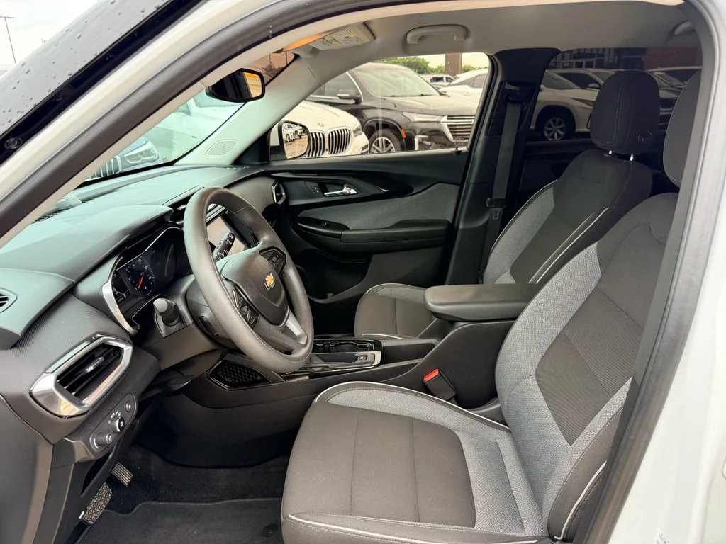 Used 2021 Summit White Chevrolet LT image 13