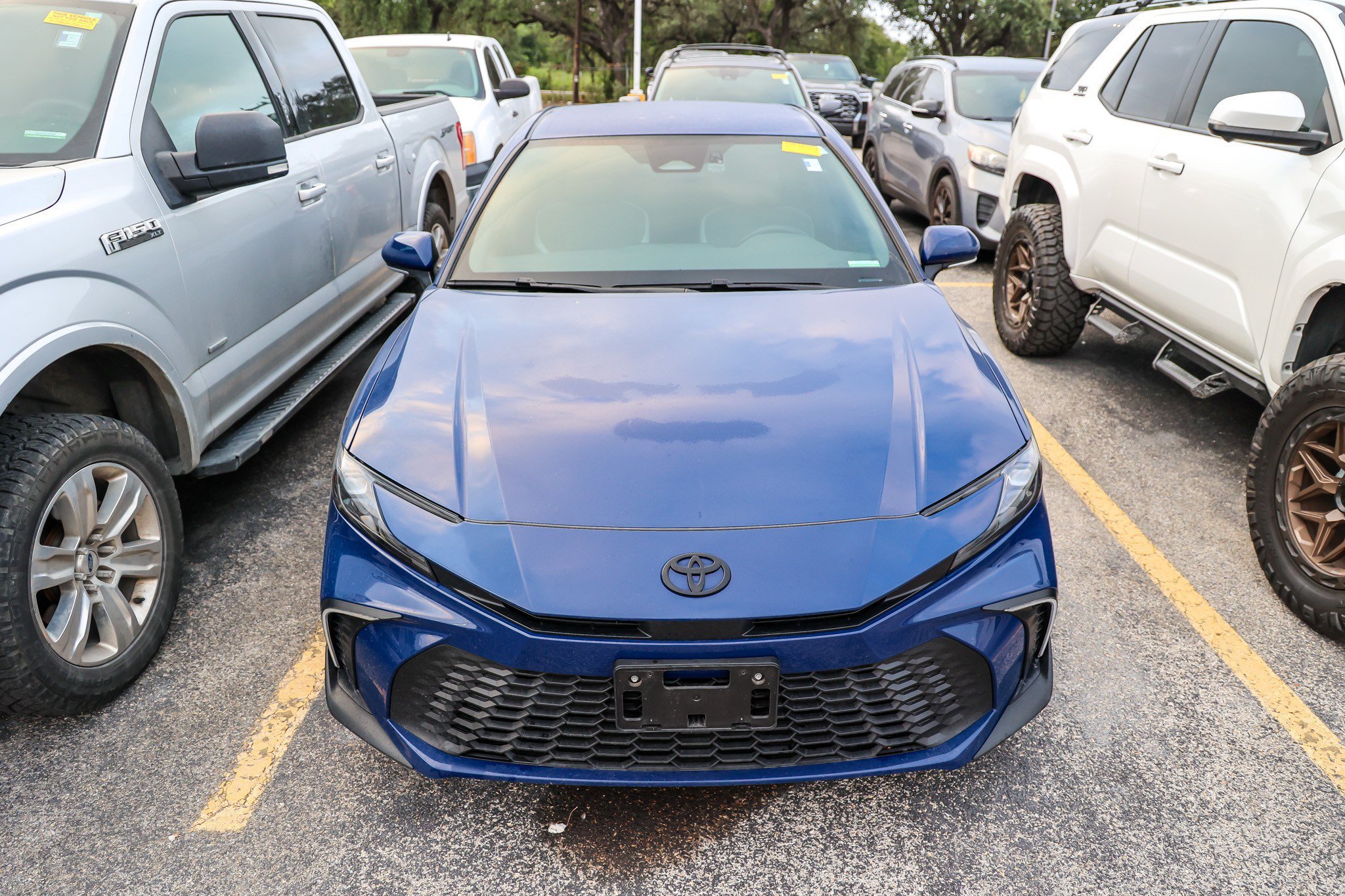 Used 2025 RESERVOIR BLUE Toyota SE image 4