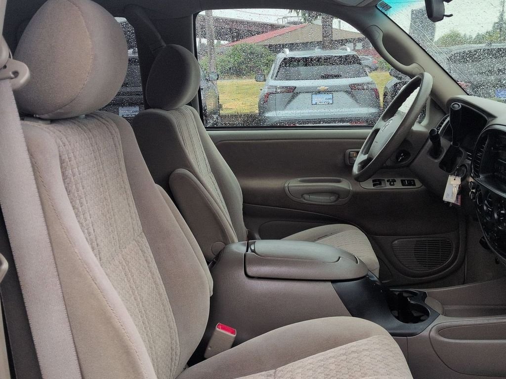Used 2006 Natural White Toyota SR5 image 27