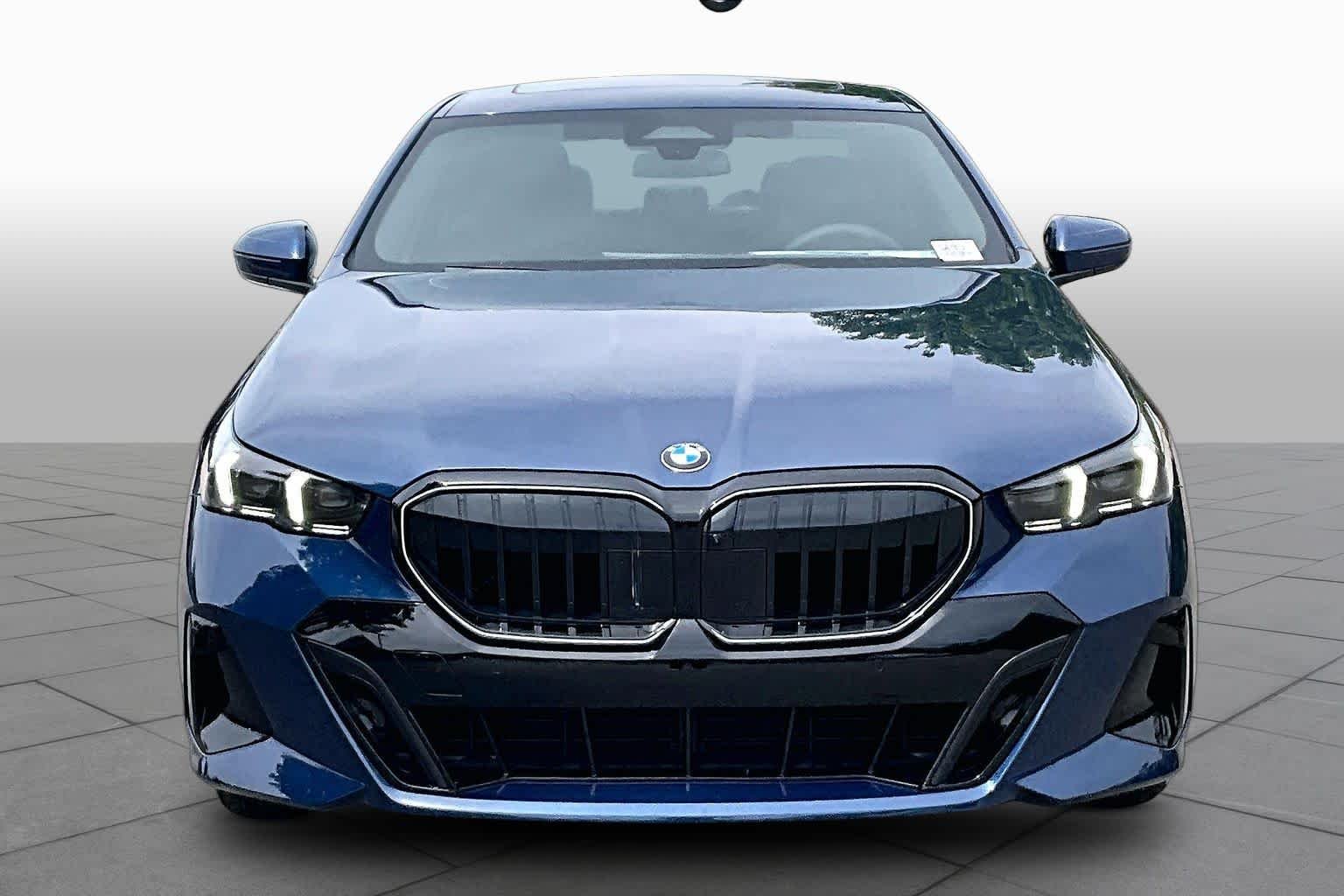Used 2026 Phytonic Blue Metallic BMW 530i image 3