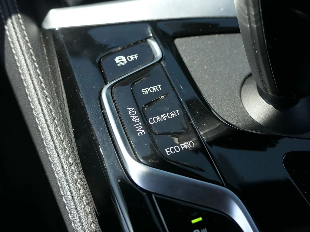 Used 2023 Carbon Black Metallic BMW M550i xDrive image 22