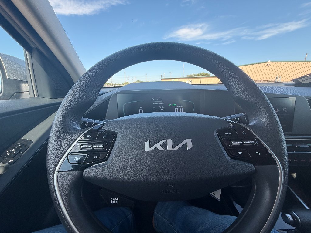 Used 2025 Steel Gray Kia LX image 23