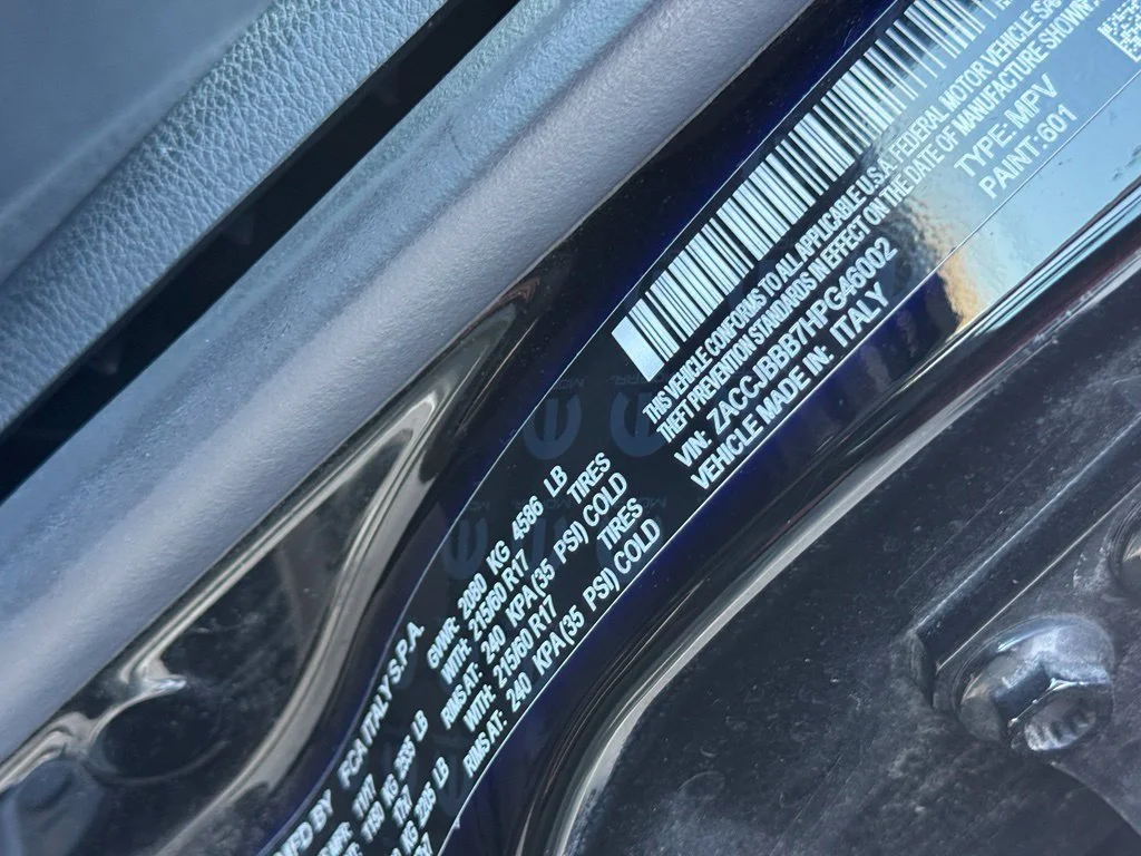 Used 2017 Black Jeep Latitude image 10