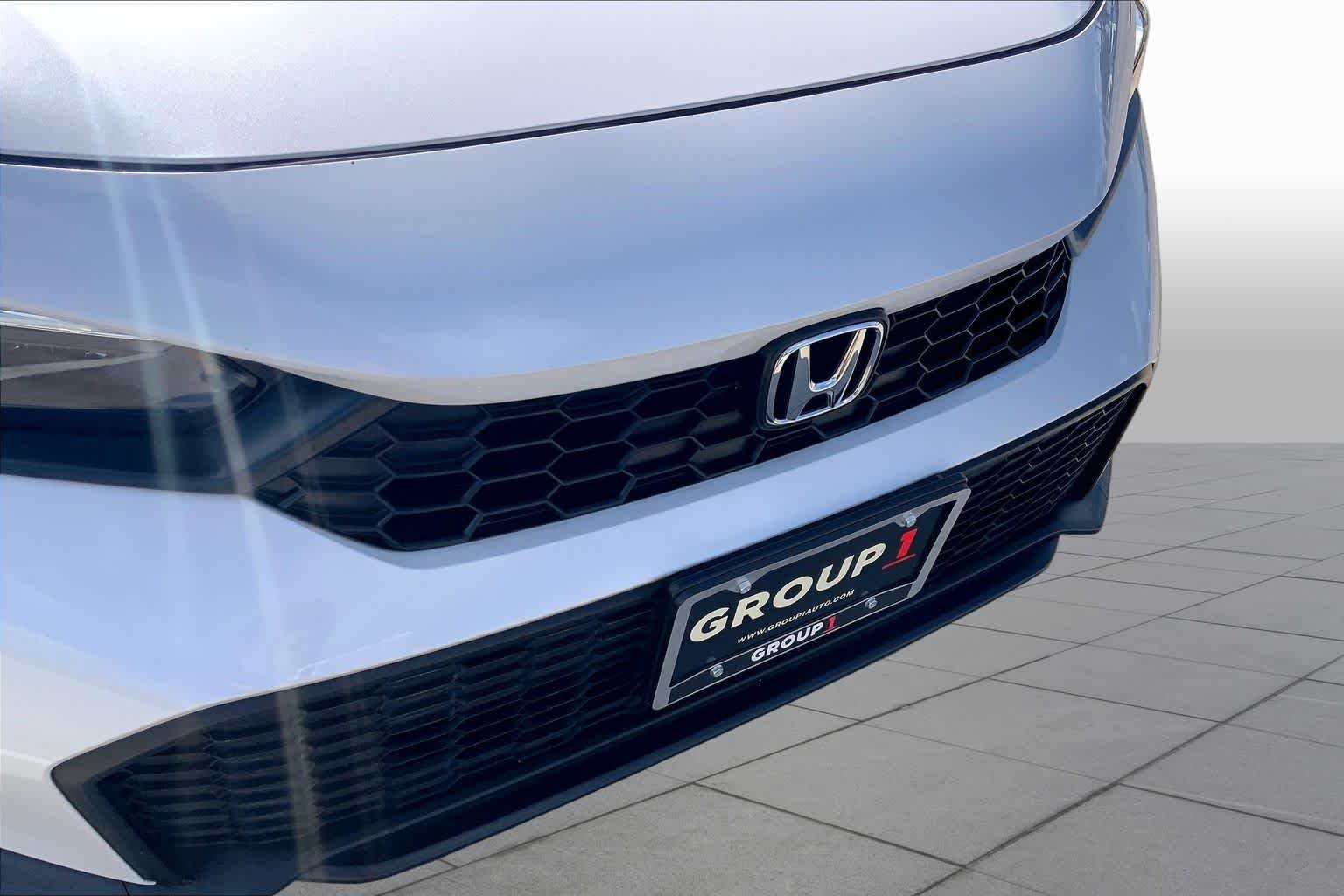 Used 2026 Platinum White Pearl Honda Sport image 29