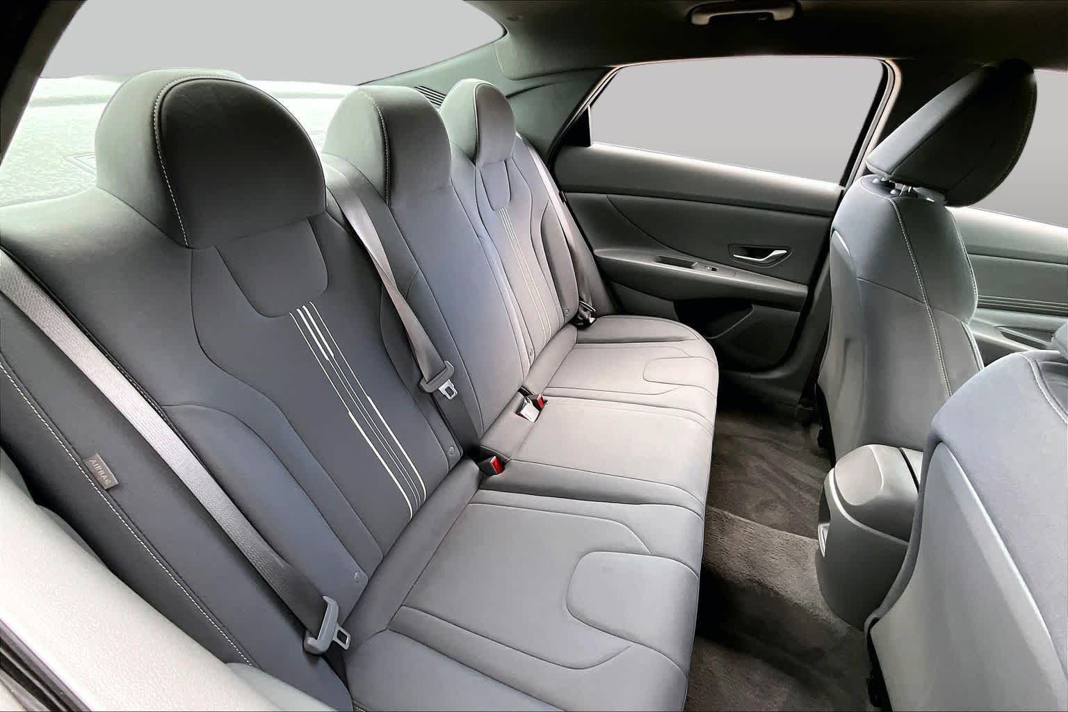 Used 2025 Amazon Gray Hyundai SEL Sport image 18