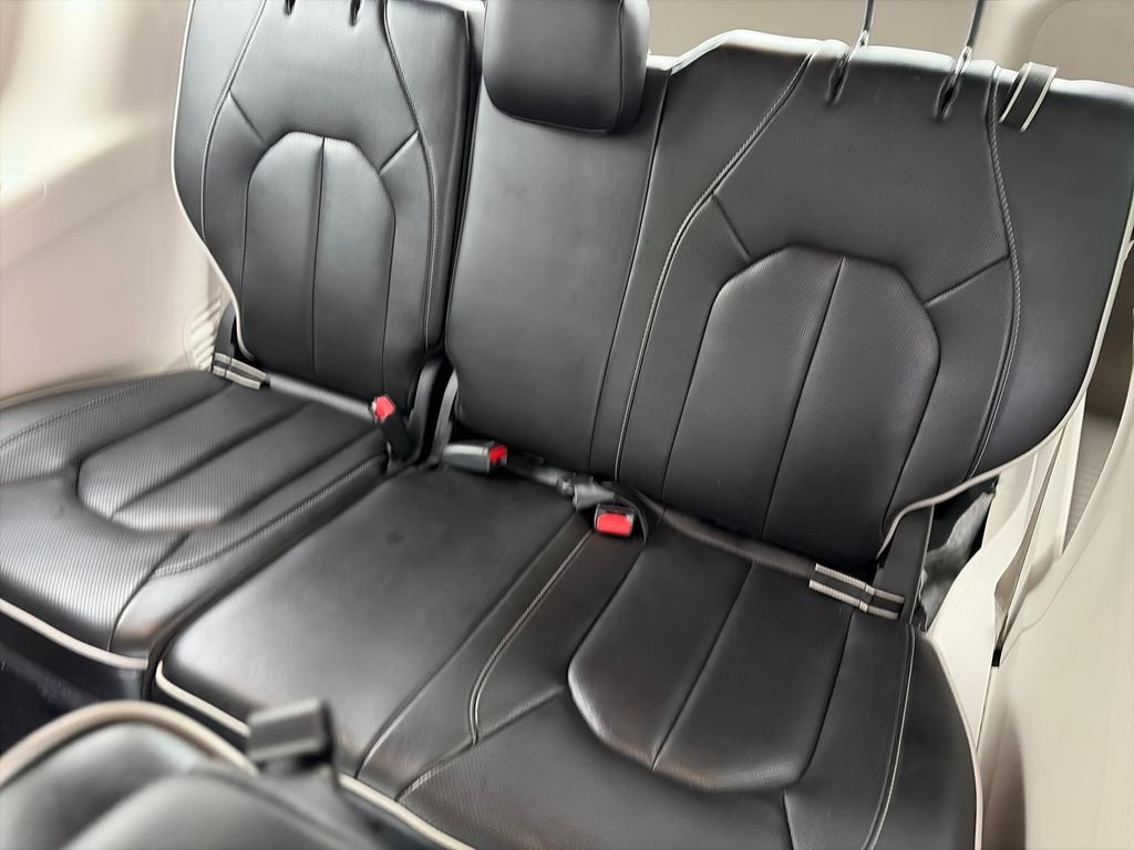 Used 2023 Black Chrysler Limited image 30