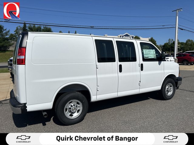 2025 Chevrolet Express Cargo WT