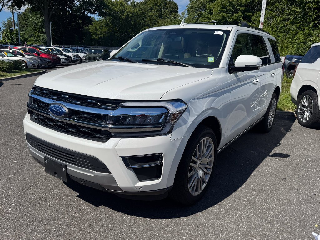 Used 2024 White Ford Limited image 7