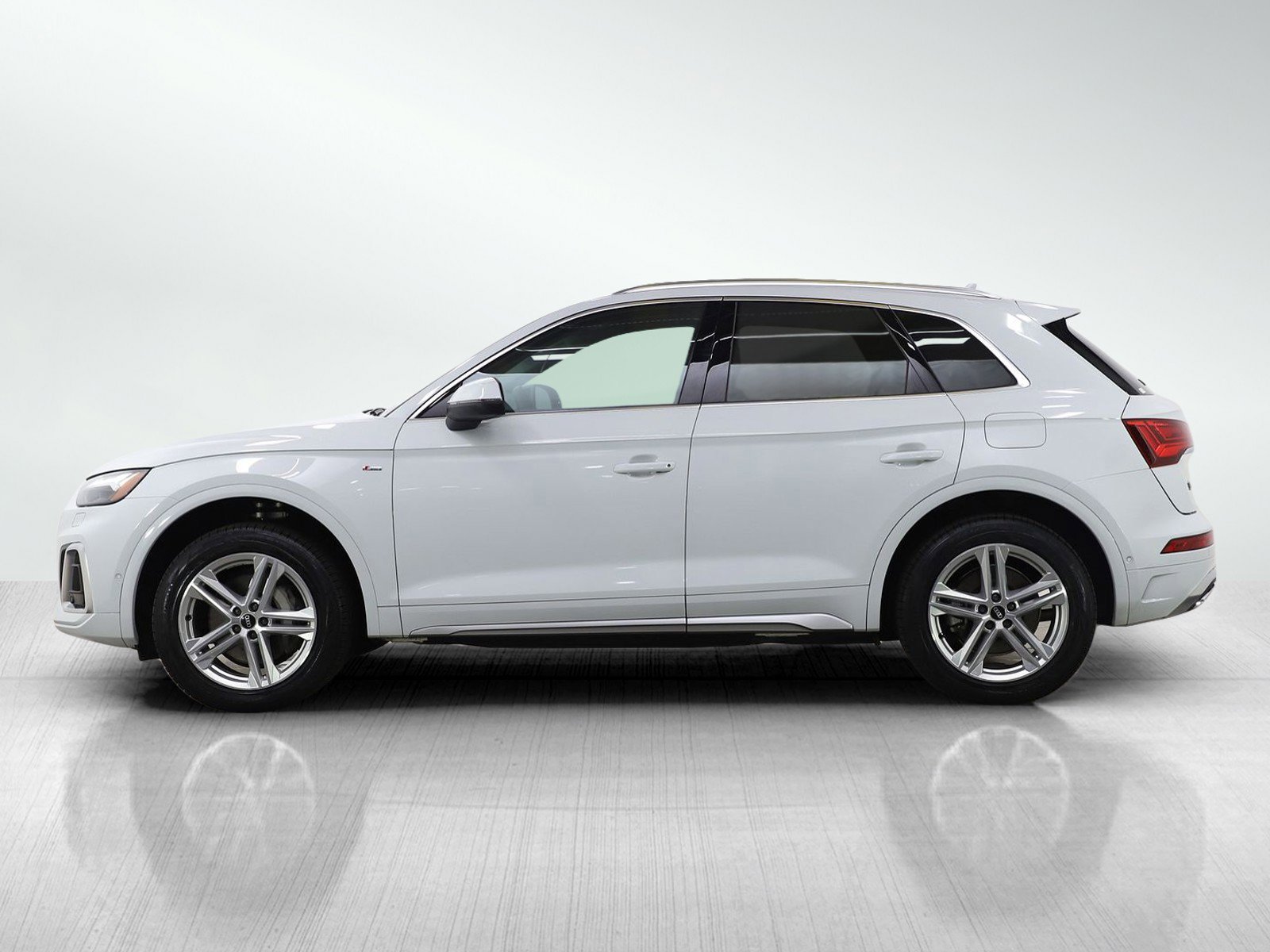 Used 2021 Audi Q5 Prestige with VIN WA1F2AFY3M2046577 for sale in Wayzata, Minnesota