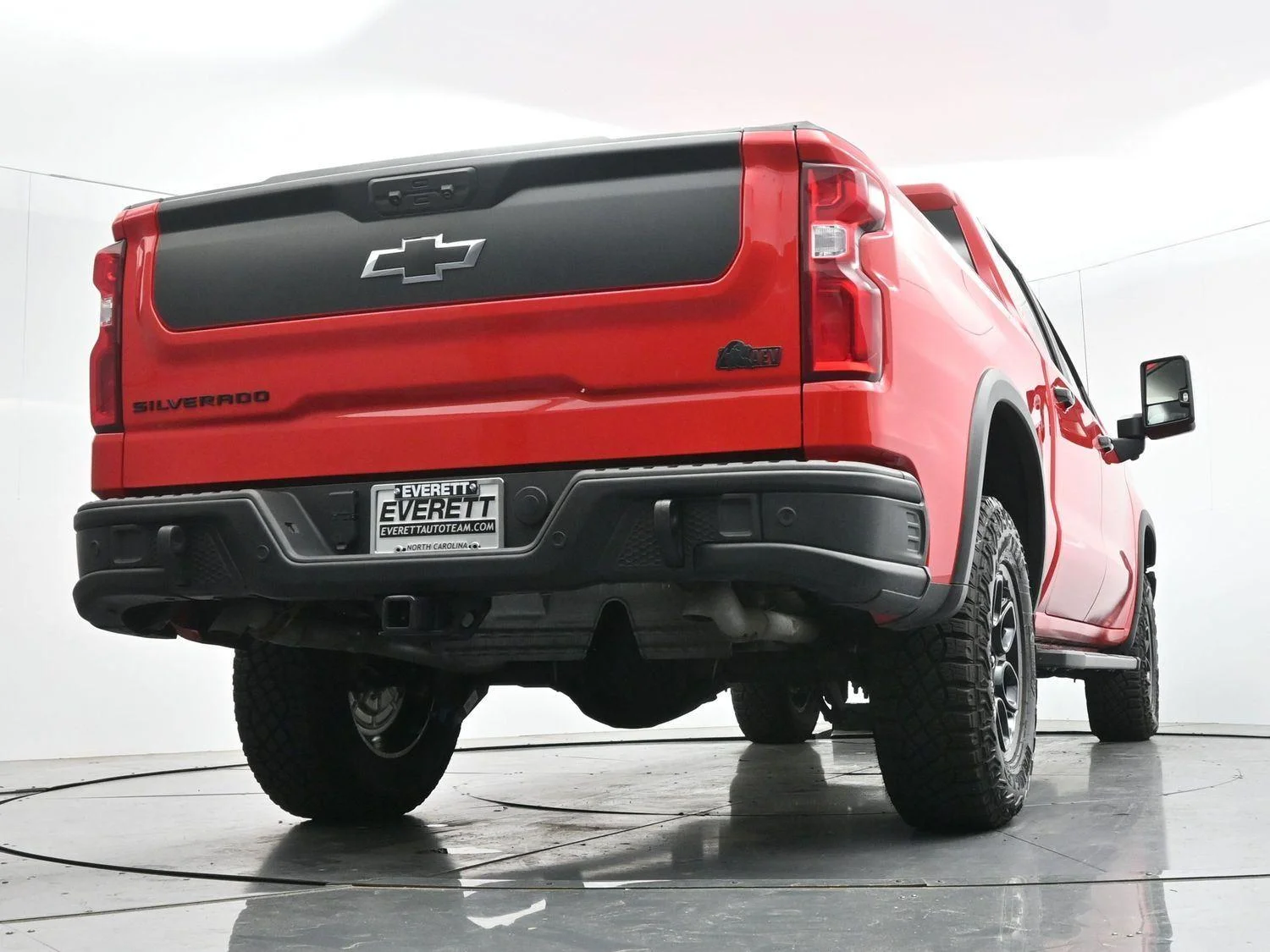 Used 2024 Red Hot Chevrolet ZR2 image 53