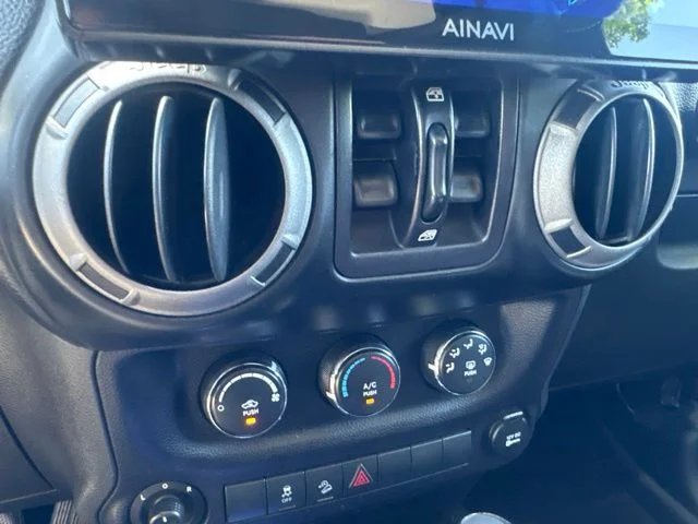 Used 2014 Gray Jeep Unlimited Sport image 21