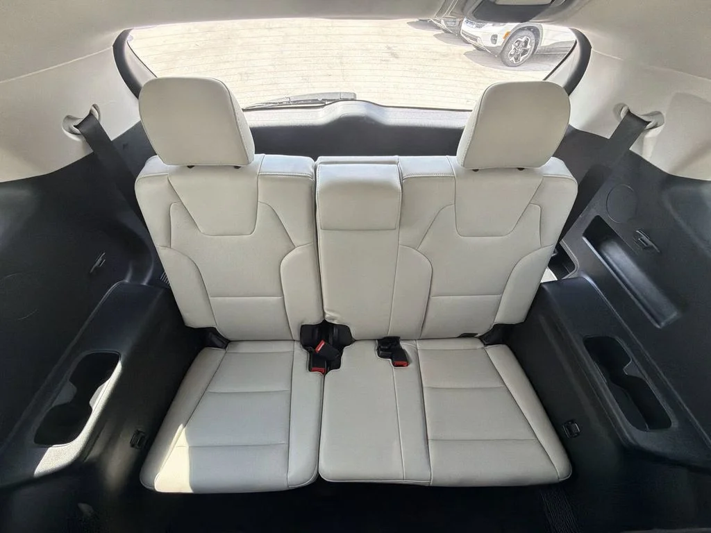 Used 2024 White Kia S image 42