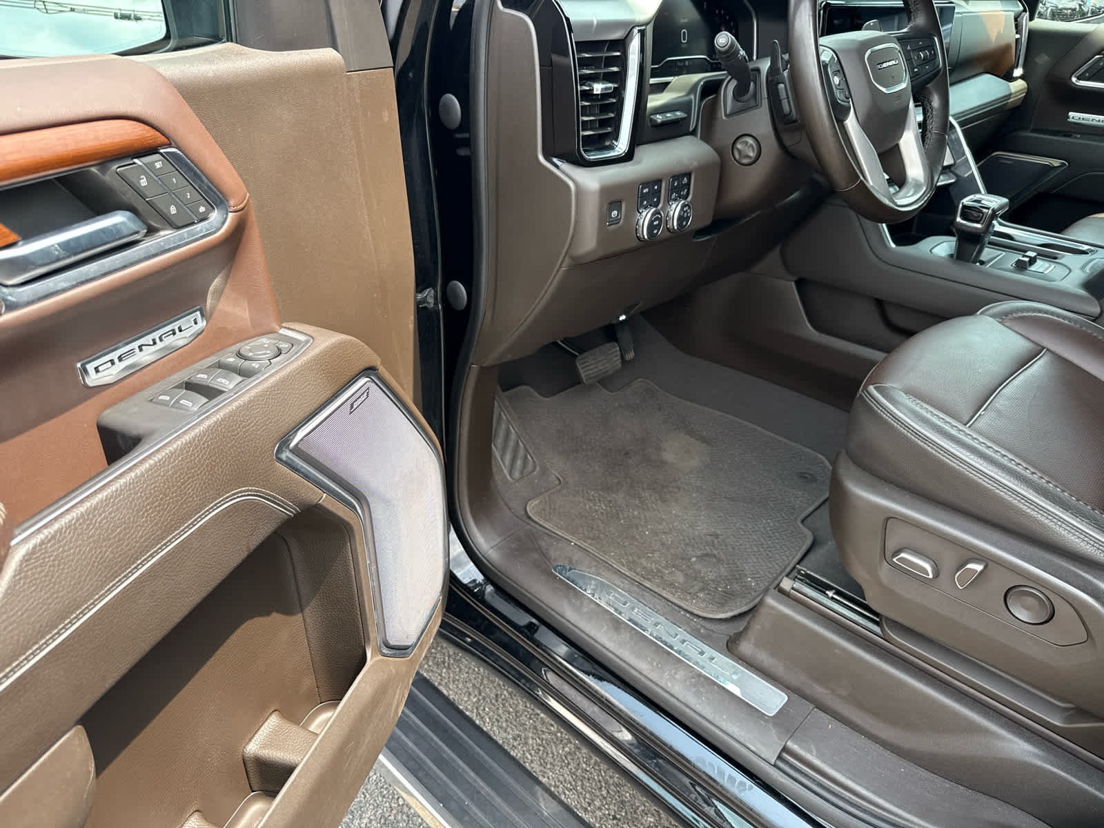 Used 2023 Onyx Black GMC Denali image 12