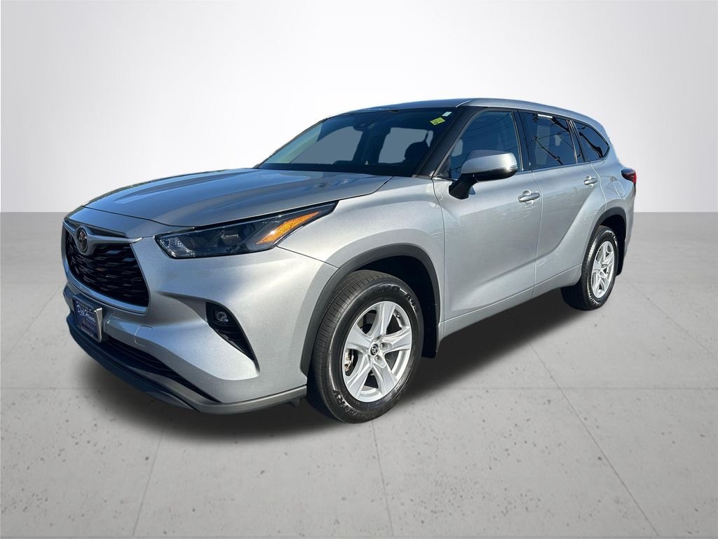 Used 2022 Celestial Silver Metallic Toyota LE image 2