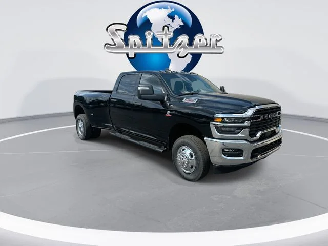 New 2026 Diamond Black Crystal Pearl-Coat Exterior Paint RAM Tradesman image 3