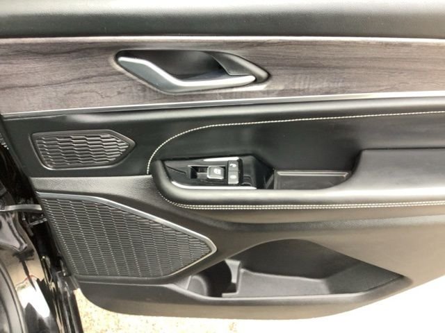Used 2023 Diamond Black Jeep Overland image 17