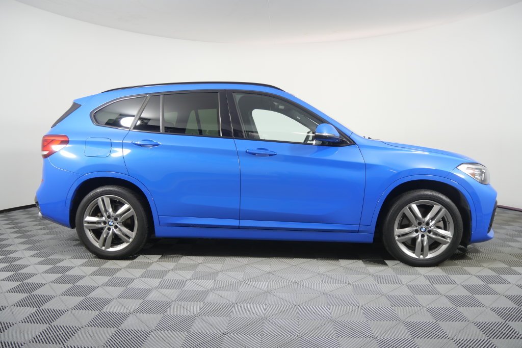 Used 2021 Misano Blue Metallic BMW xDrive28i image 3