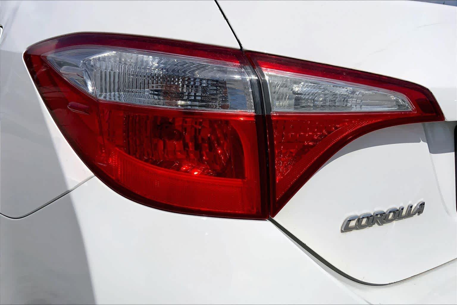 Used 2015 Super White Toyota LE image 28