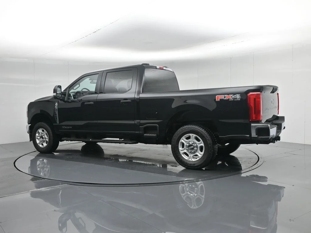 New 2026 Agate Black Metallic Ford XLT image 6