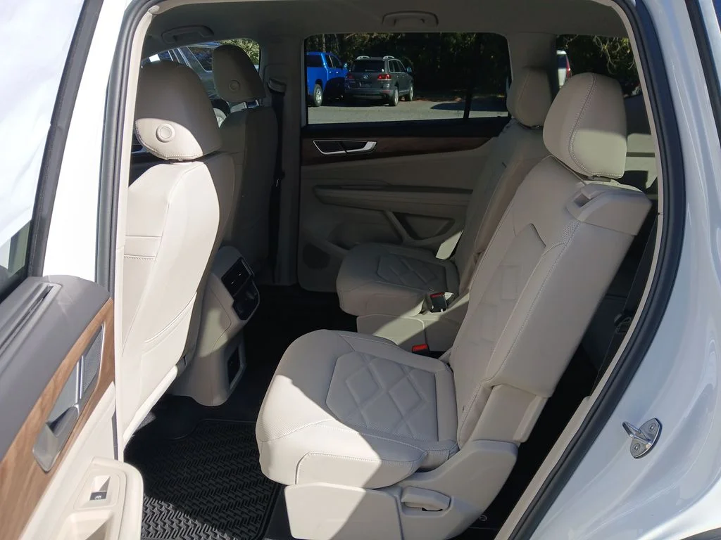 New 2026 White Volkswagen 2.0T SE w/Technology image 23