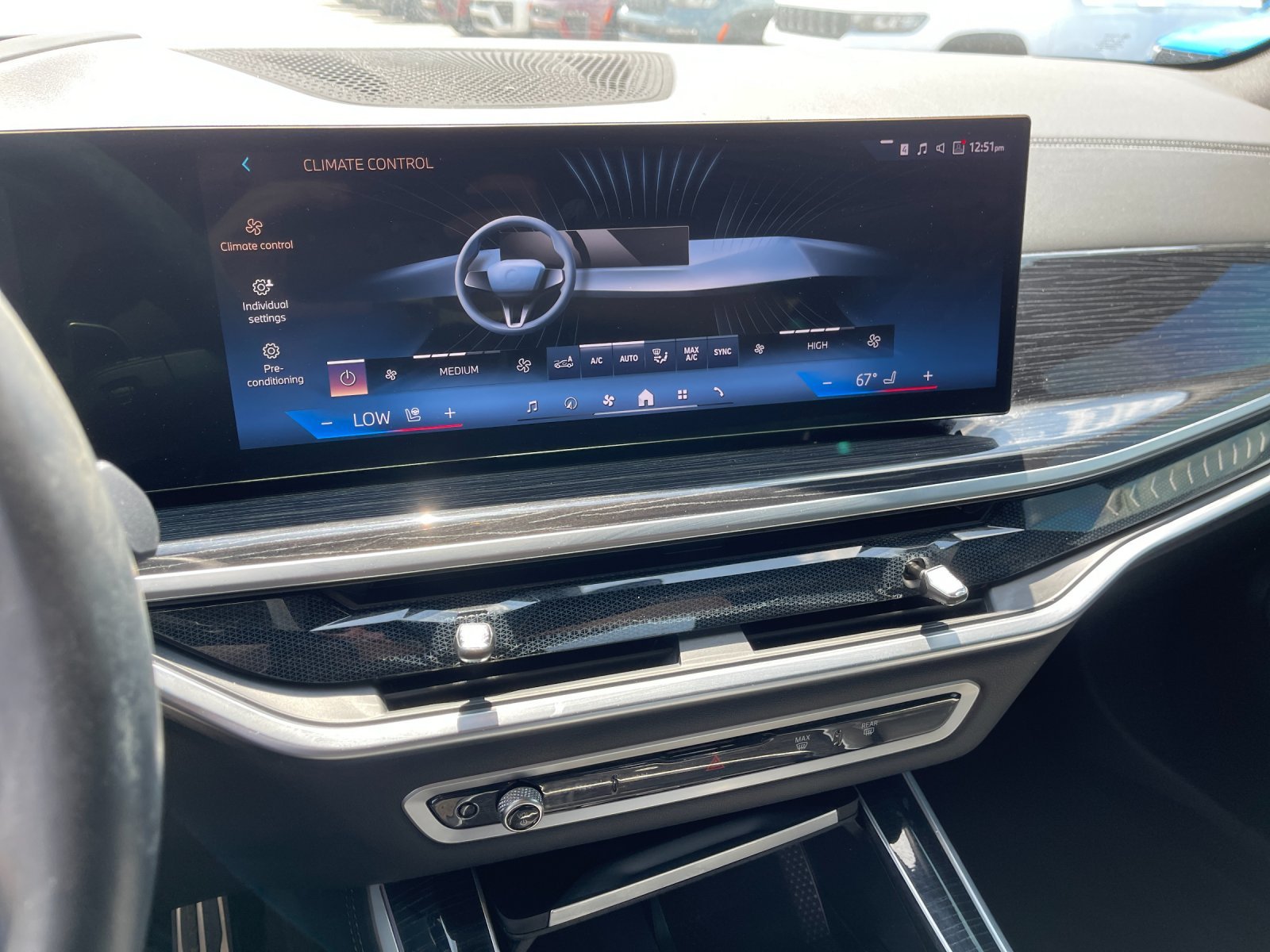Used 2024 Gray BMW xDrive40i image 21