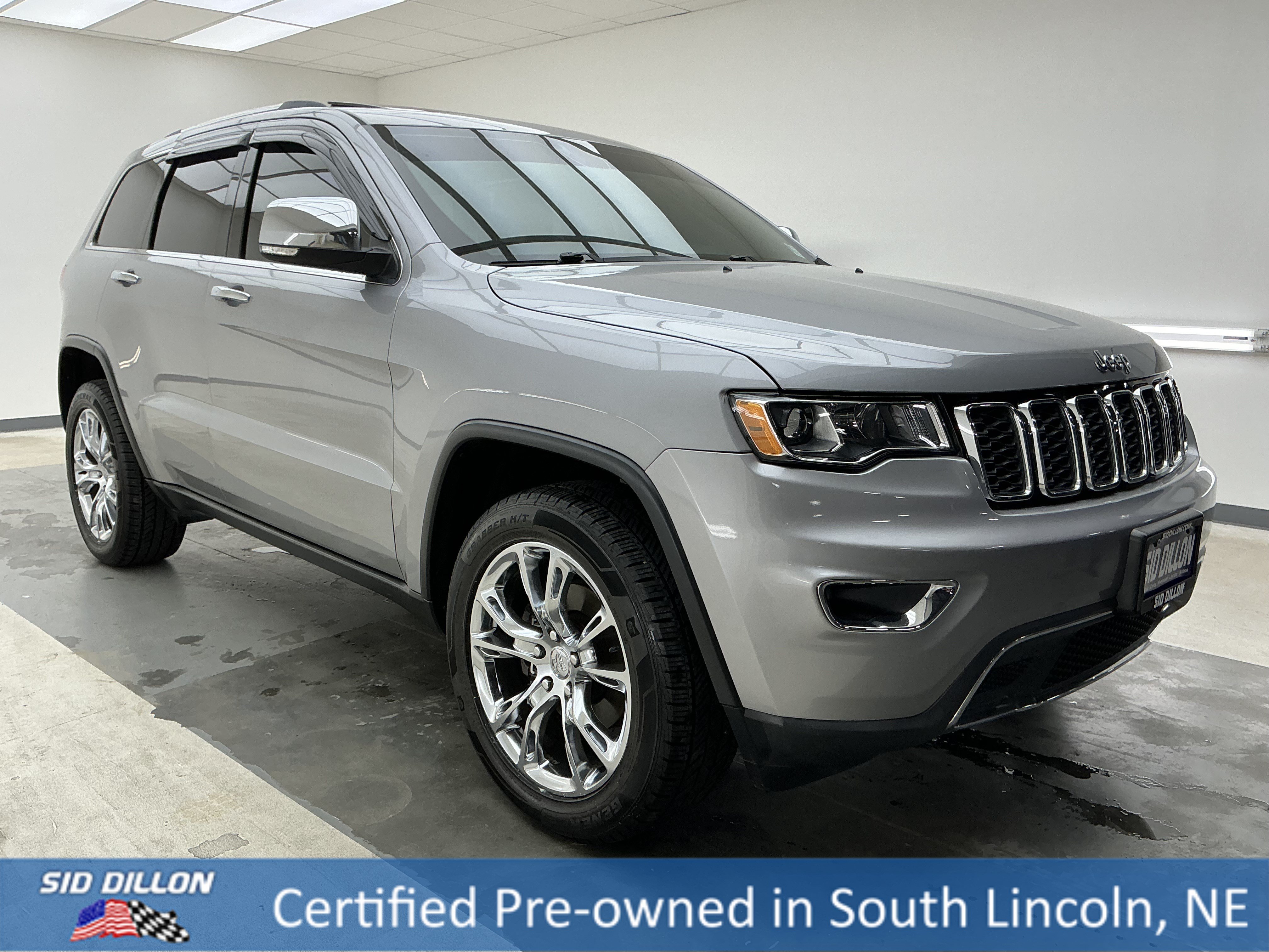 Certified Used 2017 Billet Silver Metallic Clearcoat Jeep Limited image 3
