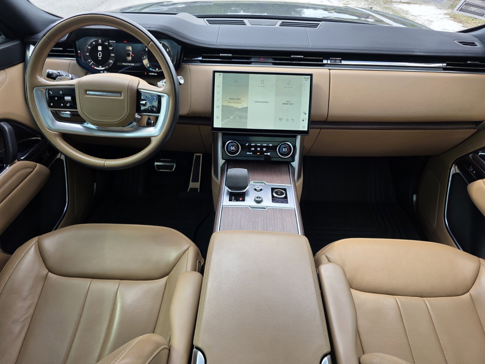 Certified Used 2023 Santorini Black Metallic Land Rover SE image 4