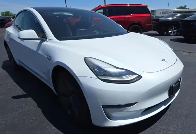 Used 2019 White Tesla Standard Range Plus image 6