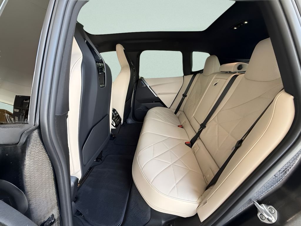 Certified Used 2025 Gray BMW M60 image 22