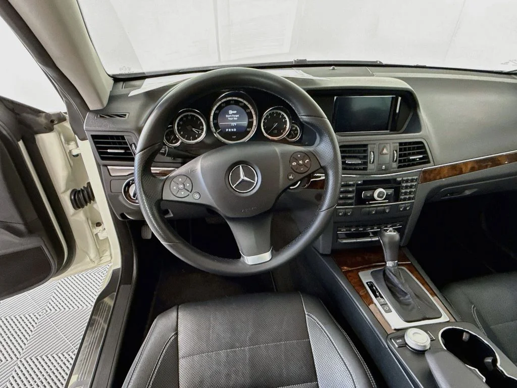 Used 2010  Mercedes-Benz E 350 image 12