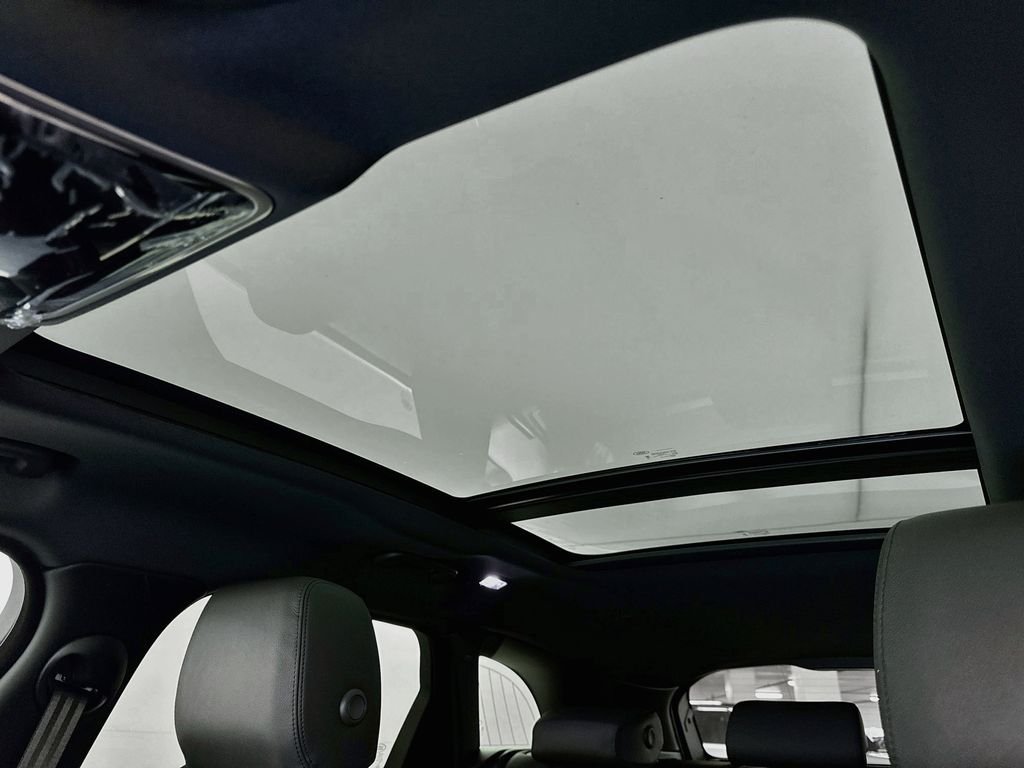 New 2026 Fuji White Land Rover S image 22